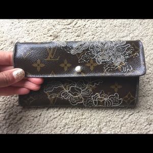Louis Vuitton Dentelle Wallet